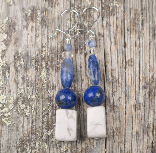 Korvakorut herkimer, sodaliitti, lapis latsuli, magnesiitti. HER5