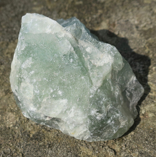 Fluoriitti raaka vihreä 108g 50x45x30mm Madagaskar