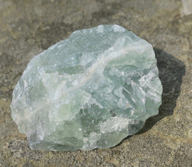 Fluoriitti raaka vihreä 108g 50x45x30mm Madagaskar