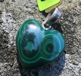 Riipus malakiittisydän 20mm, hopea 39s1