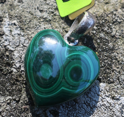 Riipus malakiittisydän 20mm, hopea 39s1