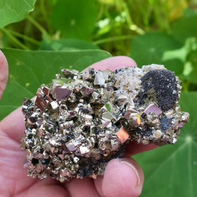 Pyriitti kidesykerö markasiittia ja indigo pieniä kiteitä 166g 49s2