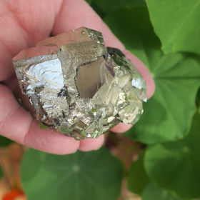 Pyriitti kidesykerö isot kiteet 286g keräilykivi Peru. 49s3