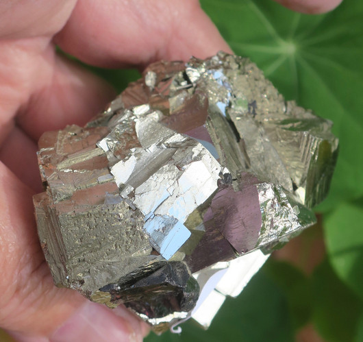 Pyriitti kidesykerö isot kiteet 286g  60x55x50mm Peru 49s3