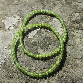 Rannekoru peridootti 4mm