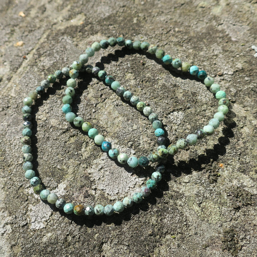 Rannekoru turkoosi 4mm viistehiottu 