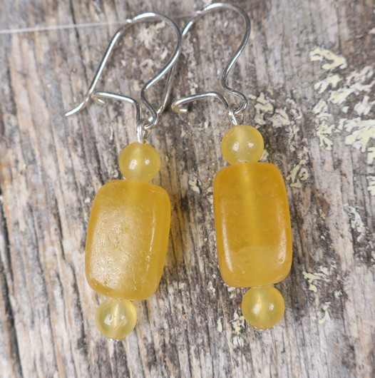 Korvakorut kalsiitti keltainen M