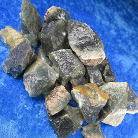 Serpentiini raaka vihreä jaloserpentiini Suomi Hi120. Valitse koko