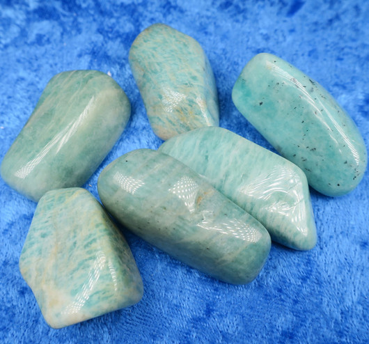 Amatsoniitti sinivihreä rumpuhiottu. Valitse koko ja hinta