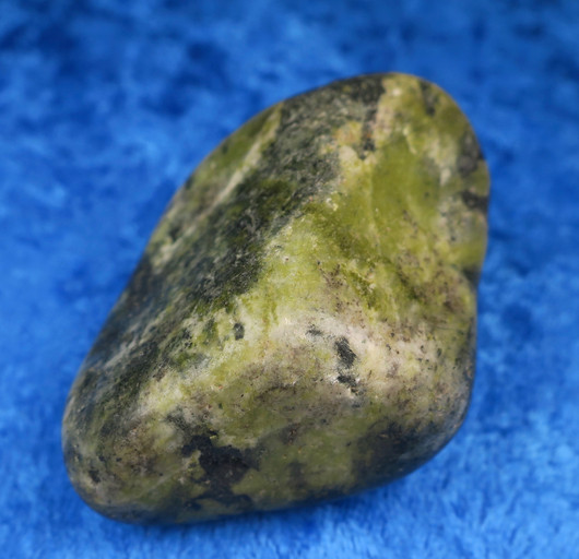 Serpentiniitti rumpuhiottu 92g 40x30x25mm Brasilia