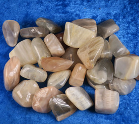 Kuukivi rumpuhiottu Intia. Valitse koko