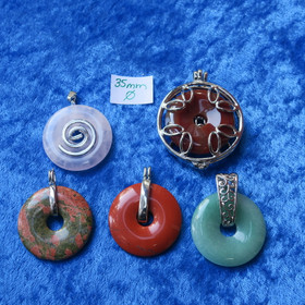 Riipus magnesiitti turkoosivärjätty kividonitsi 35mm