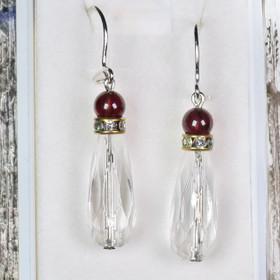 Korvakorut vuorikidepisara, almandiini,  zirkonirengas. Queen2B