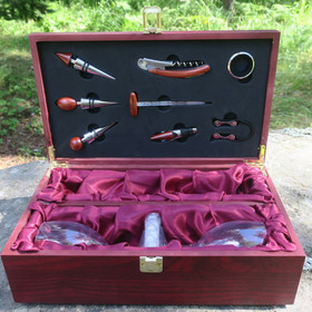 Viinitarvikesetti viinilasit 2kpl, pulloavaajat, korkit ym