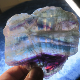 Fluoriitti siivu 363g 105x105x14mm 8s15