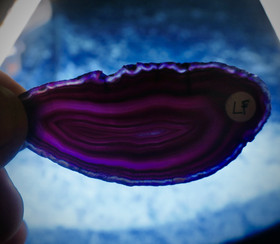 Akaattilevy violetti 70x30mm siivu LF