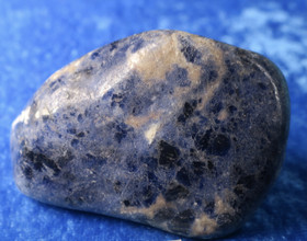 Sodaliitti rumpuhiottu 77g Brasilia