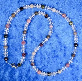 Helmet vuorikide ja monenväriset turmaliinit 45cm TUULIA