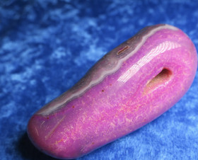 Akaatti pinkki iso rumpuhiottu 165g 80x40x33mm Brasilia