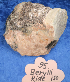 Pegmatiitissa iso beryllikide halk 5cm, 846g 9x8x9cm Hi95a 