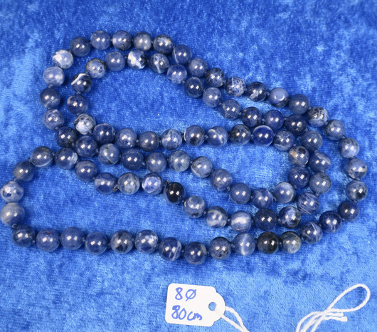 Helmet sodaliitti 8mm solmitut 80cm pitkät