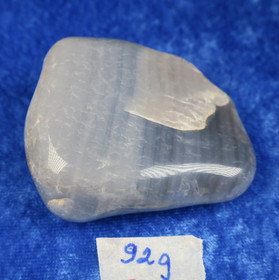 Kalsedoni rumpuhiottu 92g 55x50x24mm Brasilia