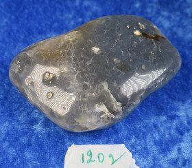 Kalsedoni rumpuhiottu 120g 60x40x27mm Brasilia