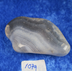 Kalsedoni rumpuhiottu 107g 55x42x23mm Brasilia