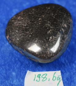 Hematiitti rumpuhiottu 198g 57x53x25mm Brasilia