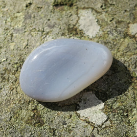 Kalsedoni rumpuhiottu 41g 51x33x17mm Brasilia