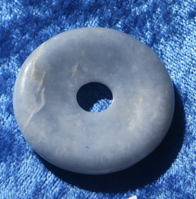 Riipus angeliitti kividonitsi 40mm vaaleansininen enkelikivi