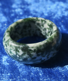 Kivisormus 19mm jade leveys 10mm valkovihreä