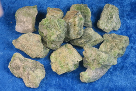 Diopsidi raaka vihreä. Meksiko. Valitse koko