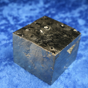 Pyriitti kide iso kuutio 126g 32x32x26mm nroP