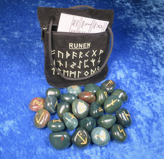 Riimukivet vihreä heliotrooppijaspis ja säilytyspussi, ohjeet