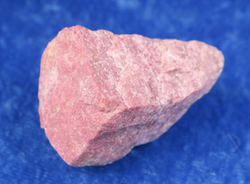 Thuliitti raaka 39g 30x30x20mm extra Lom Norja Hi79a N