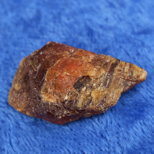 Kultakyaniitti raaka 3,4g nroA