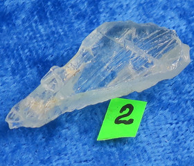 Hiddeniitti vihreä spodumeeni raaka 4,2g 30mm Brasilia nro2