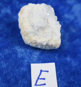 Selestiitti enkelikivi kidesykerö 5-10g Madagaskar D E F