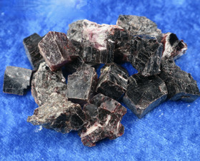 Villiomiitti raaka Lavozerskin vuoristo. Valitse koko 0-20g