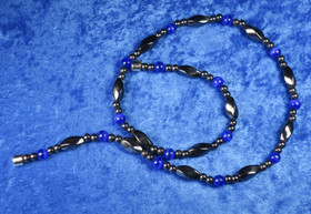 Helmet magneettinen hematiitti ja sininen kissansilmäkuitulasi 46cm 