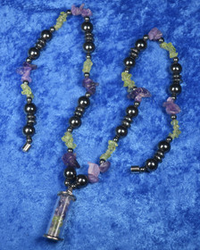 Helmet ja riipus magneettinen hematiitti peridootti ja ametisti