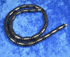 Helmet hematiitti magneettihelmet 46cm magneettilukko nro2