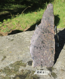 Granaatti siivu 240x90x5mm 320g Suomi GR1