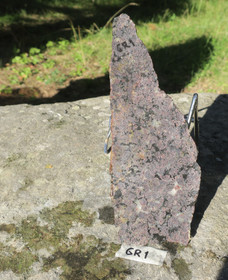 Granaatti siivu 240x90x5mm 320g Suomi GR1