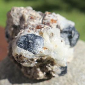 Safiriini raaka 32g 35x25x25mm Madagaskar