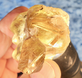 Rutiilikvartsi savukvartsi kidesykerö 108g Hi72c Extrahieno