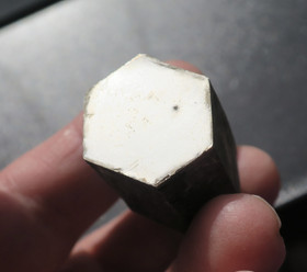 Muskoviitti 16g 6-kulmainen 22x23mm 20-22mm H16P 