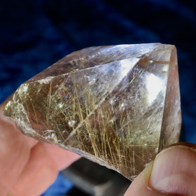 Savukvartsi rutiilikvartsi kidekärki 155g 60x60x40mm Hi72d 