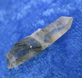 Rutiilikvartsikide vihreä 2g 26x9x7mm Hi72s 